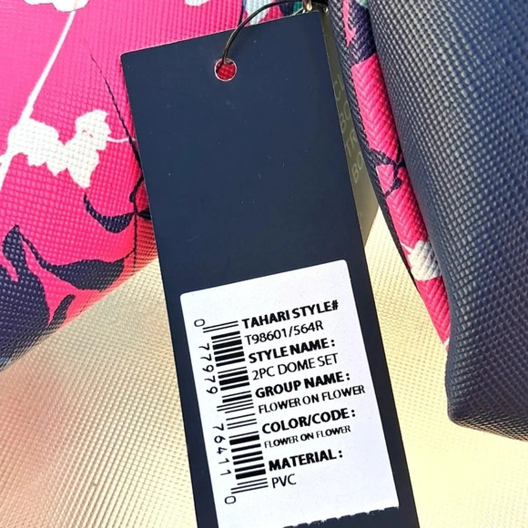 TAHARI 3 Piece Domed Travel Bag Set With Bonus Bottle. NWT! - Picture 5 of 6